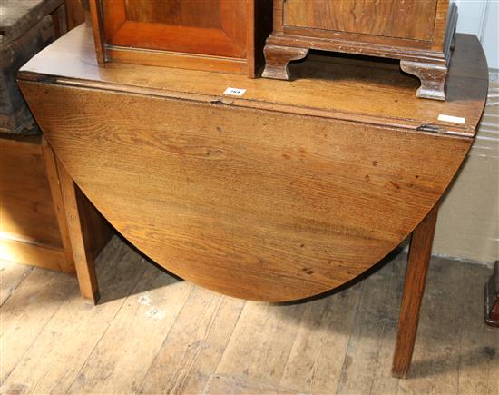 Oak drop leaf flap table(-)